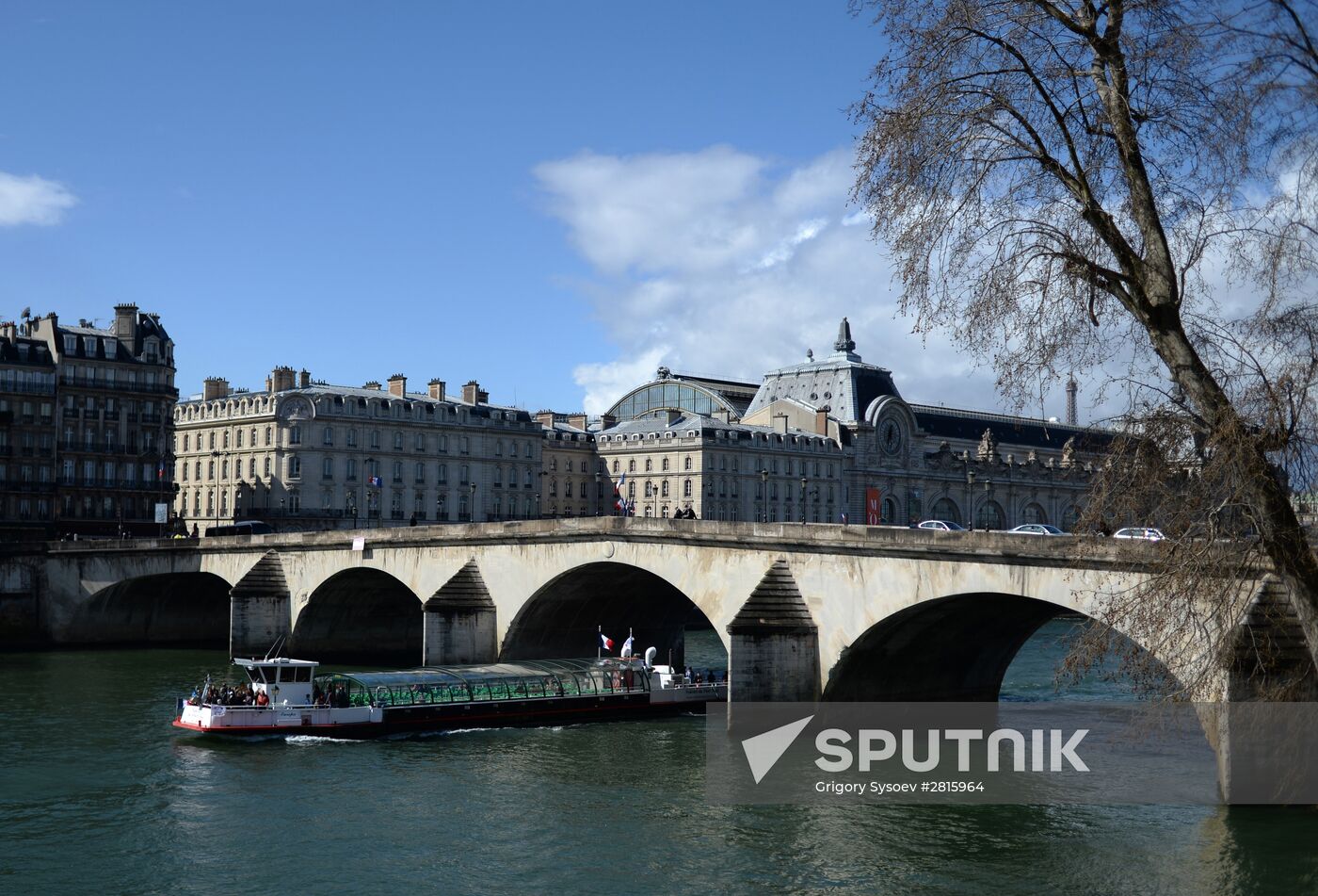 Cities of the world. Paris