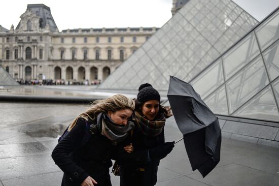 Cities of the world. Paris