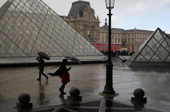 Cities of the world. Paris