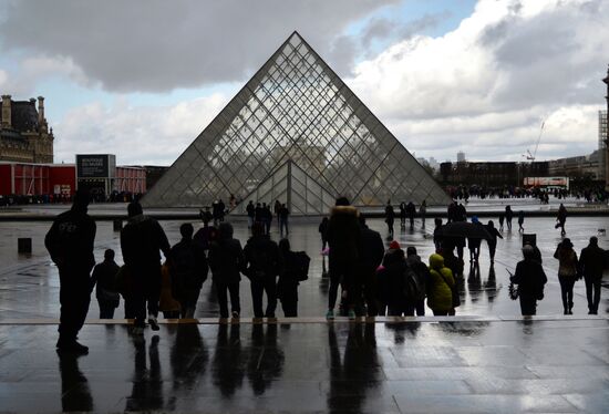 Cities of the world. Paris