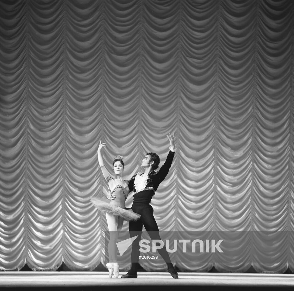 Ballet dancers Malika Sabirova and Muzaffar Burkhanov