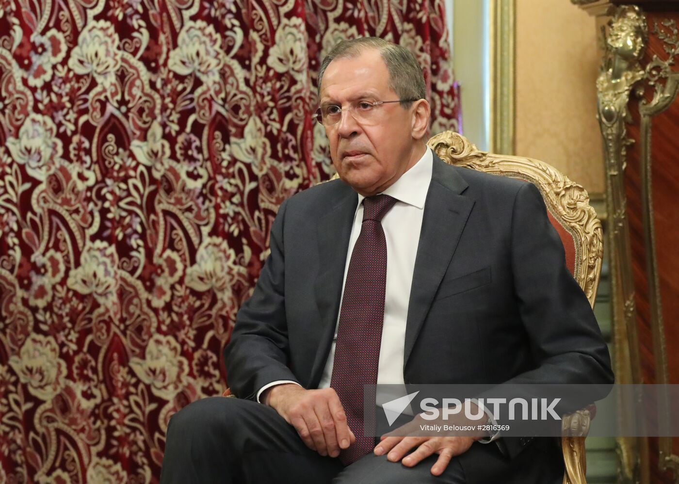 Foreign Minister Sergey Lavrov meets with Future Movement party leader Saad Hariri