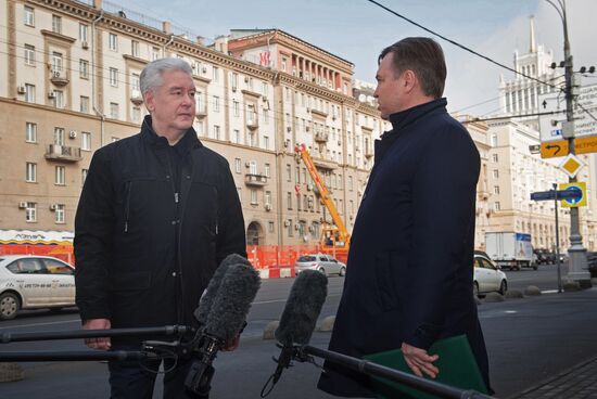 Moscow Mayor Sergei Sobyanin inspects water pipeline renovation on Garden Ring