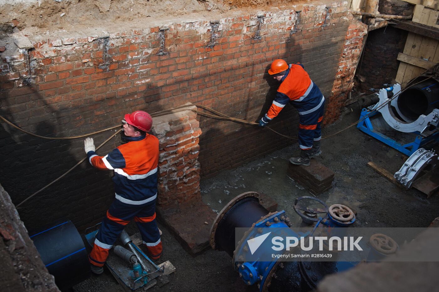 Moscow Mayor Sergei Sobyanin inspects water pipeline renovation on Garden Ring