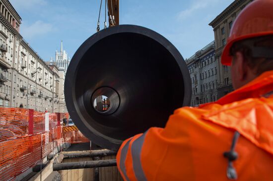 Moscow Mayor Sergei Sobyanin inspects water pipeline renovation on Garden Ring