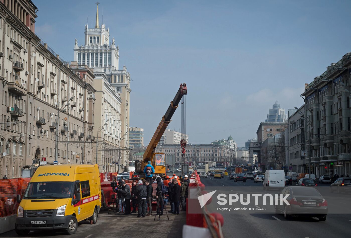 Moscow Mayor Sergei Sobyanin inspects water pipeline renovation on Garden Ring