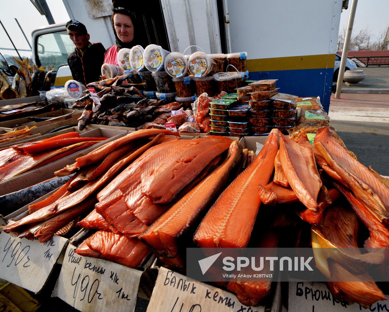 Food market in Vladivostok's central square
