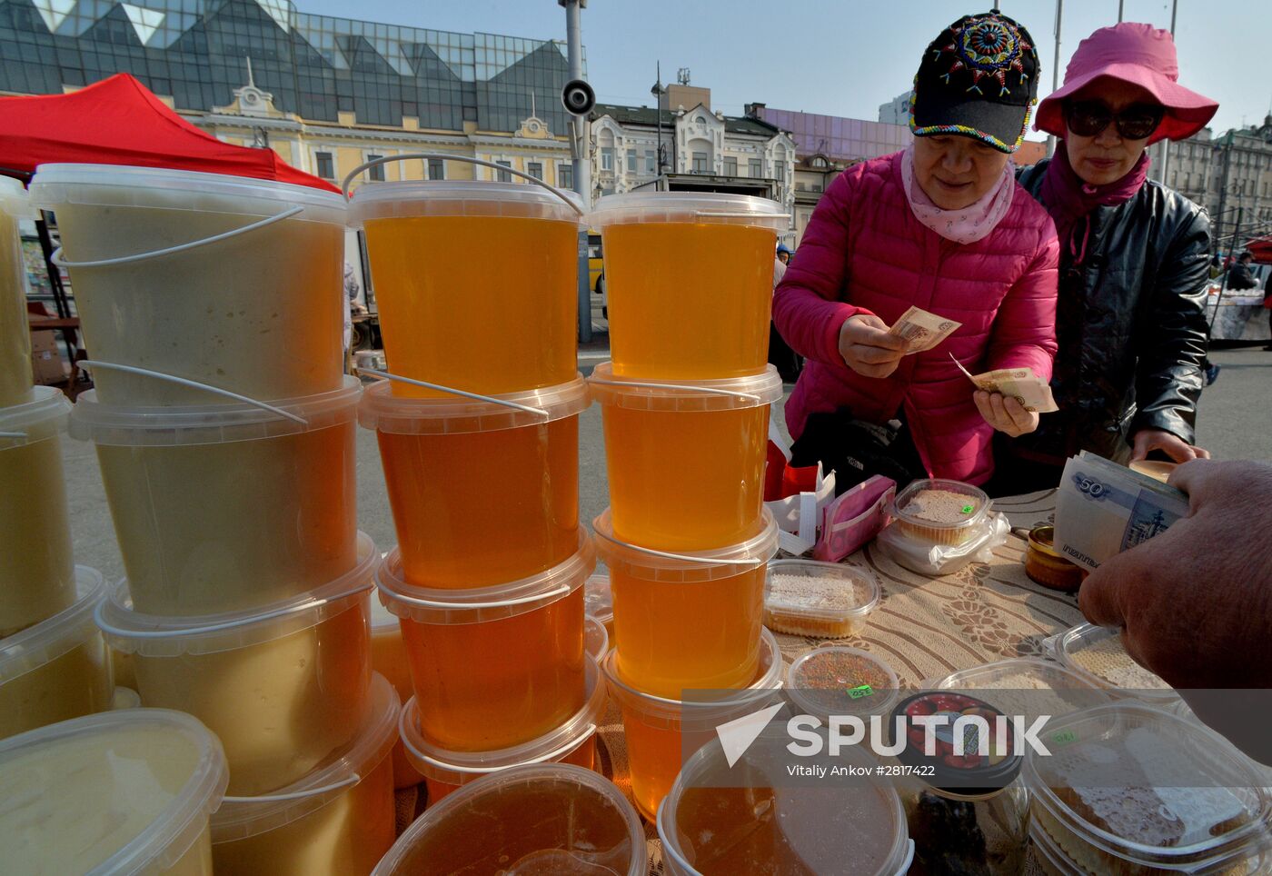 Food market in Vladivostok's central square