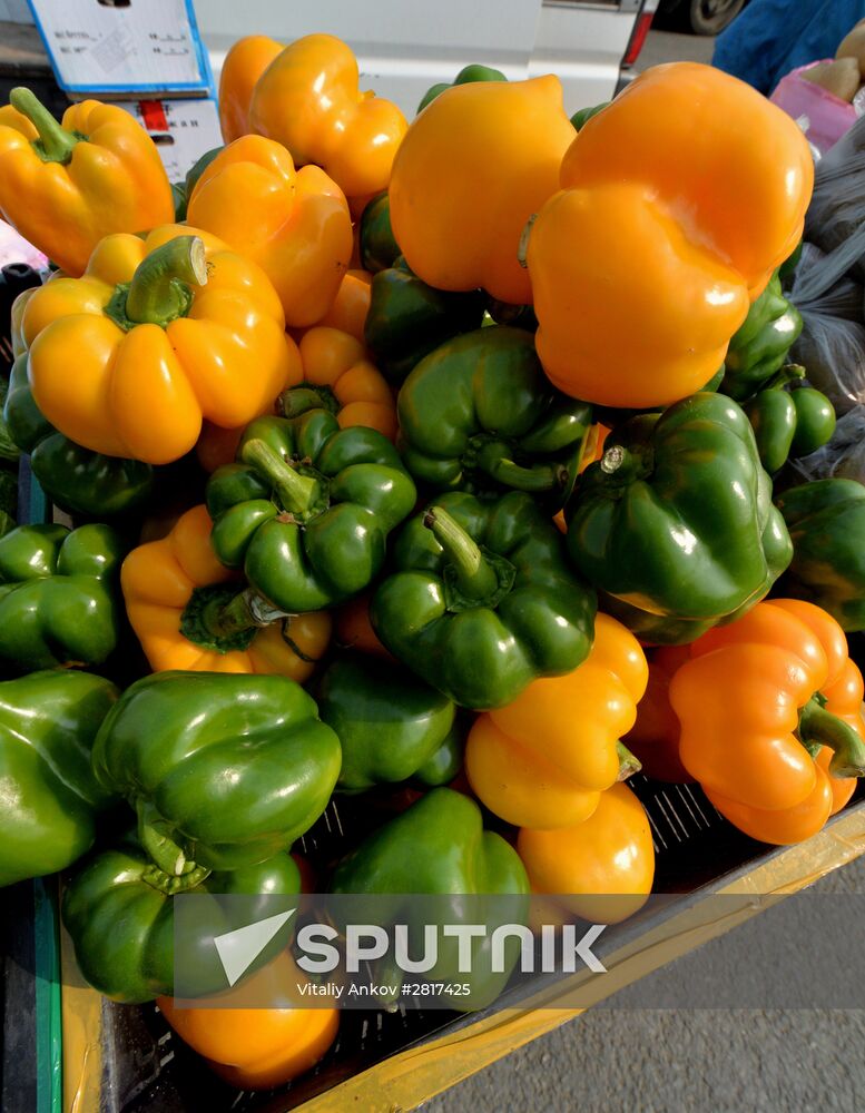 Food market in Vladivostok's central square