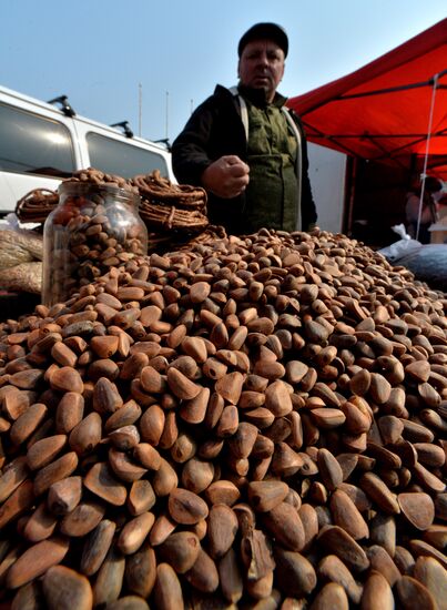 Food market in Vladivostok's central square