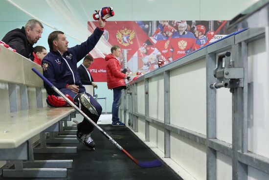 Hockey. Russian team's training session