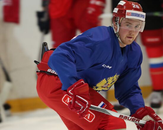 Hockey. Russian team's training session