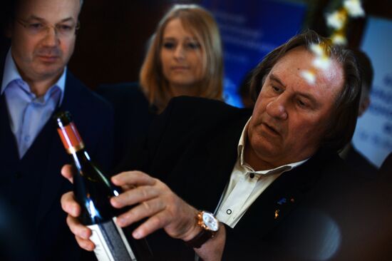 Tasting Crimean wines with Gerard Depardieu