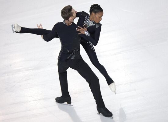 World Figure Skating Championships. Pairs. Short program