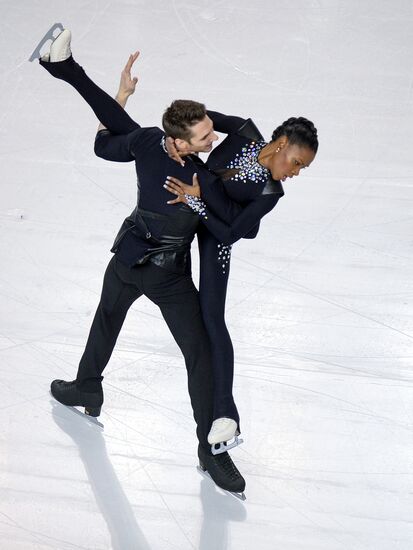 World Figure Skating Championships. Pairs. Short program