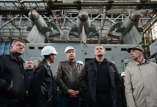 Dmitry Rogozin visits More plant in Feodosia