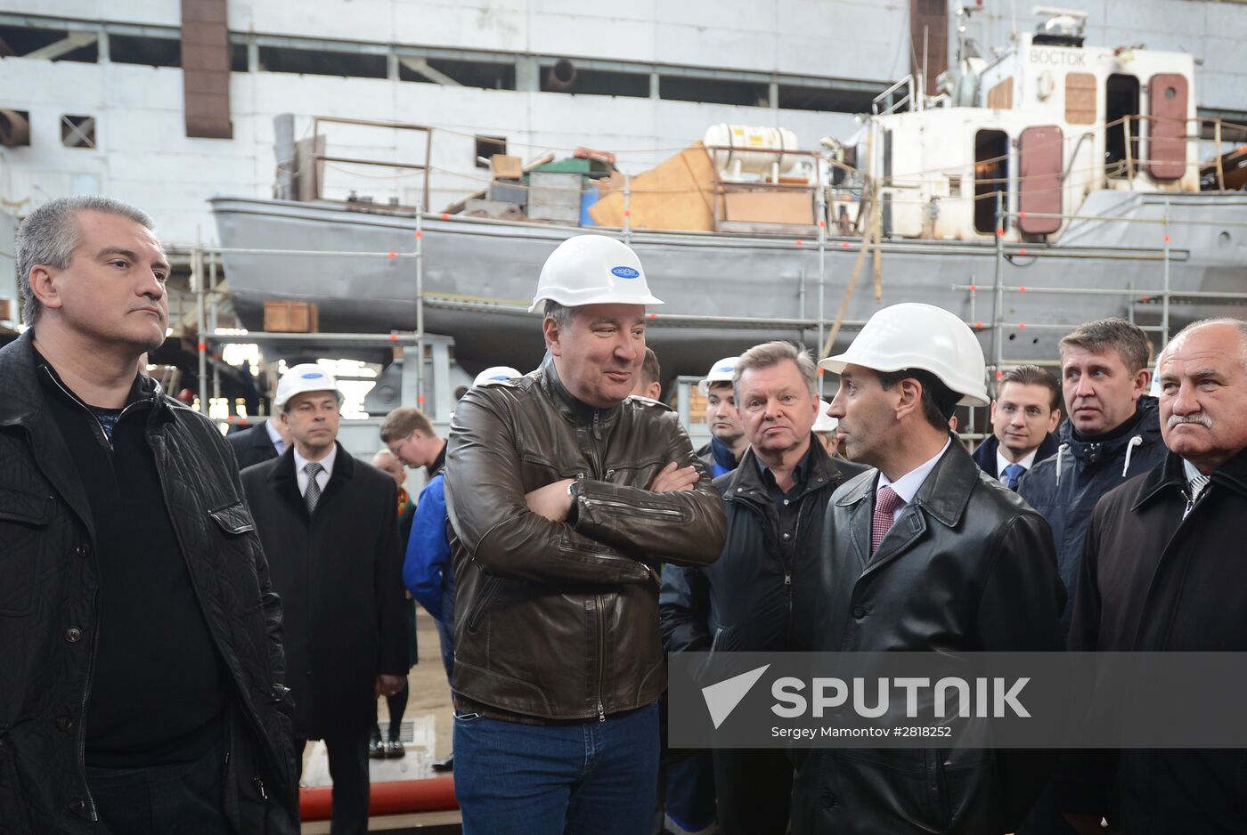 Dmitry Rogozin visits More plant in Feodosia
