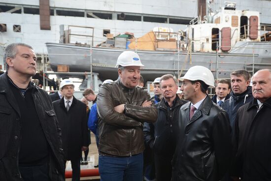 Dmitry Rogozin visits More plant in Feodosia