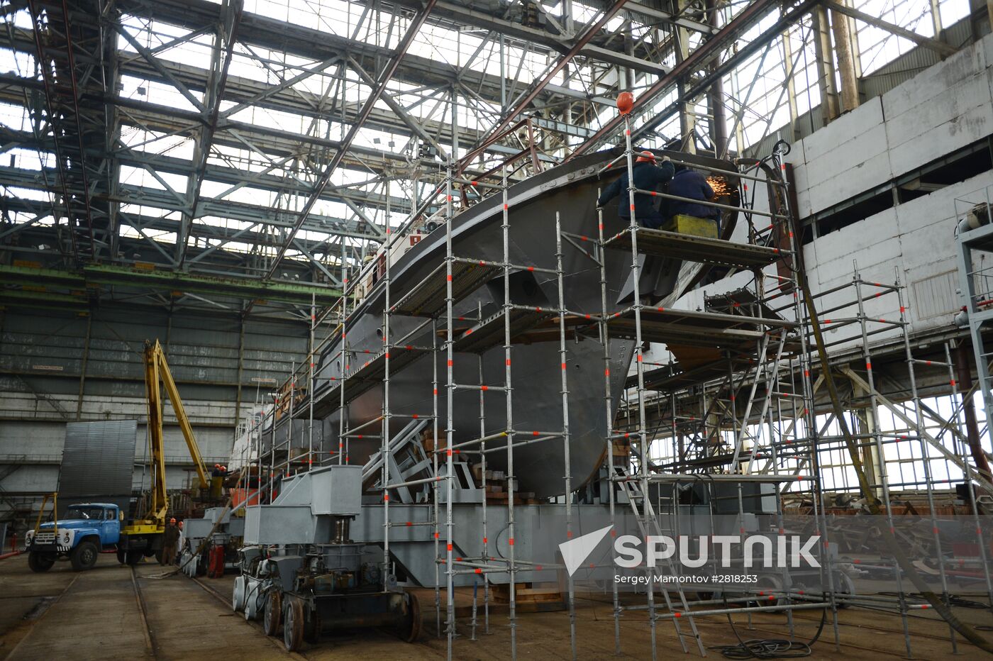Dmitry Rogozin visits More plant in Feodosia
