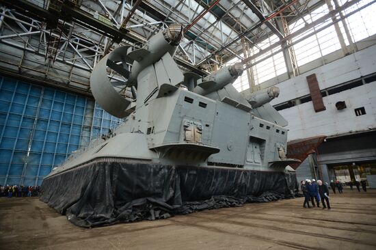 Dmitry Rogozin visits More plant in Feodosia