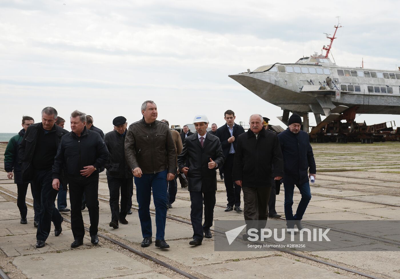 Dmitry Rogozin visits More plant in Feodosia