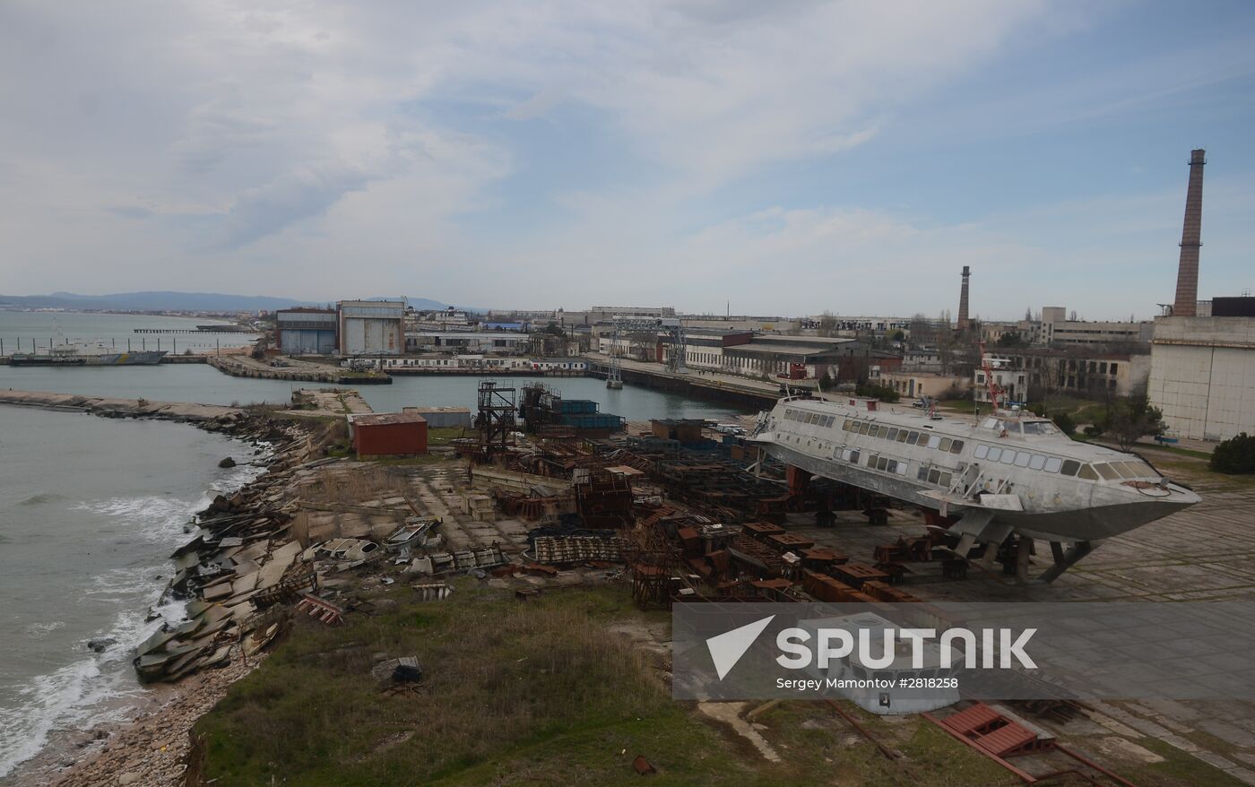 Dmitry Rogozin visits More plant in Feodosia