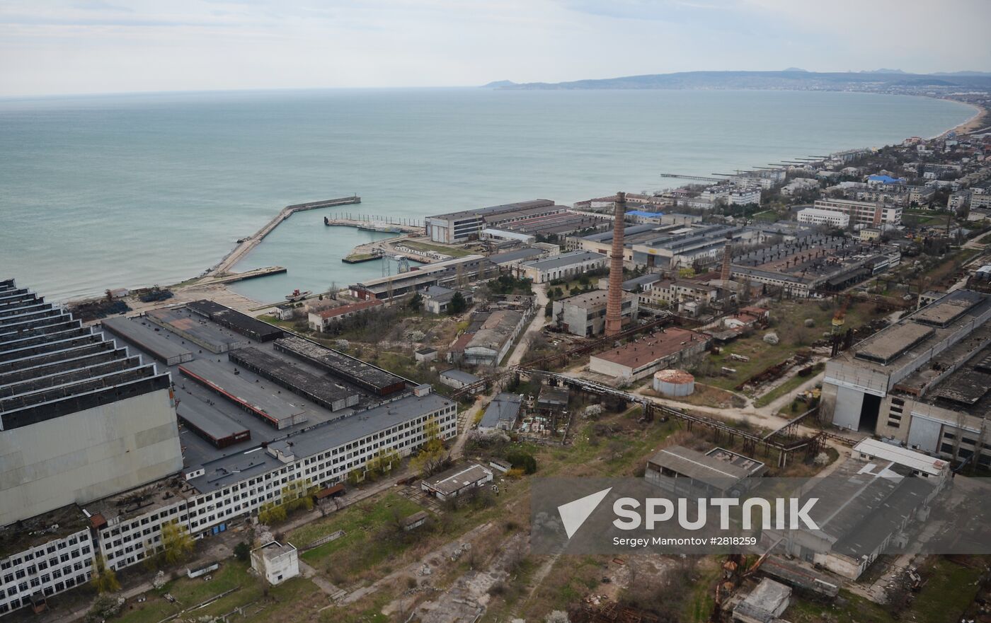 Dmitry Rogozin visits More plant in Feodosia