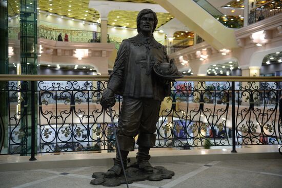 Sculptures of "D'Artagnan and Three Musketeers" movie characters unveiled in Yekaterinburg