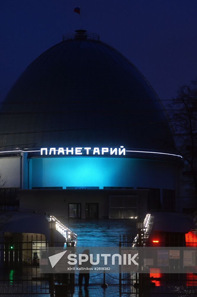 Light It Up Blue event in Russia