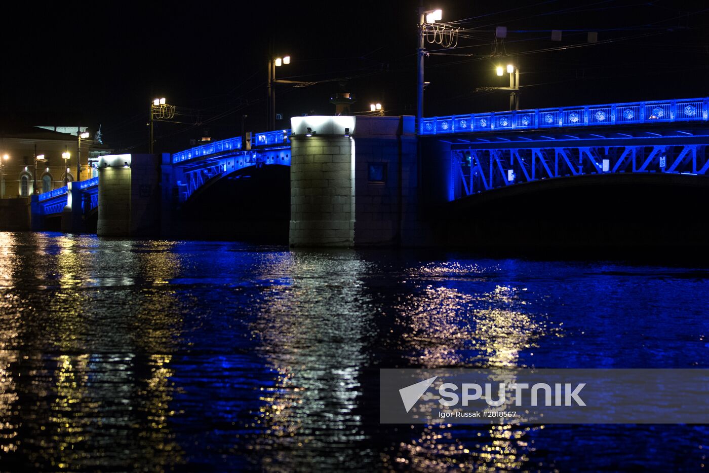 Light It Up Blue event in Russia