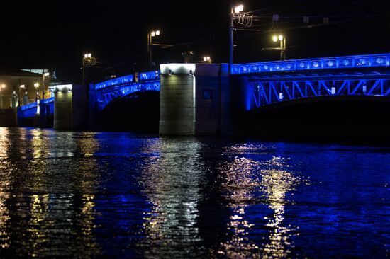 Light It Up Blue event in Russia