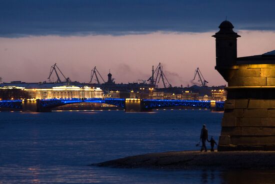 Light It Up Blue event in Russia