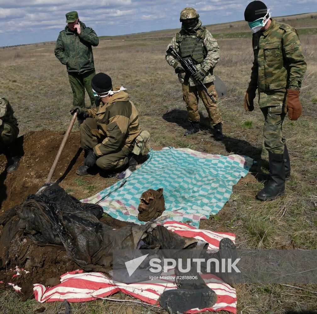 Mass grave of soldiers of Armed Forces of Ukraine found near Debaltseve