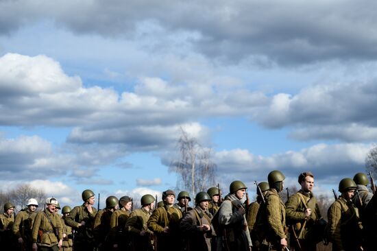 "A Forgotten Deed" military and historical reenactment in Novgorod Region