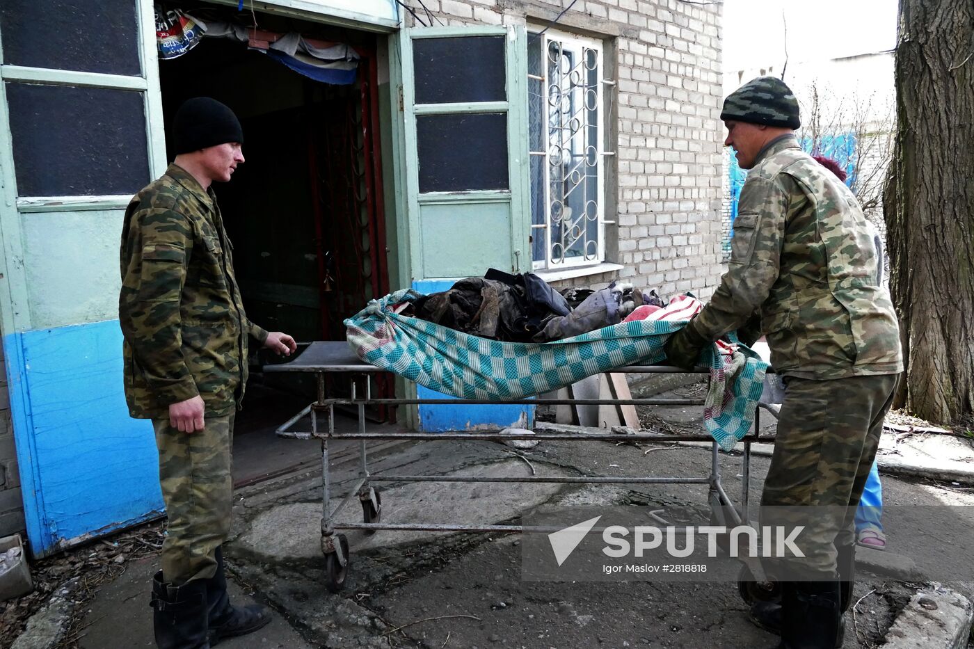 Mass grave of soldiers of Armed Forces of Ukraine found near Debaltseve