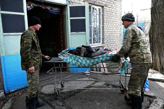 Mass grave of soldiers of Armed Forces of Ukraine found near Debaltseve