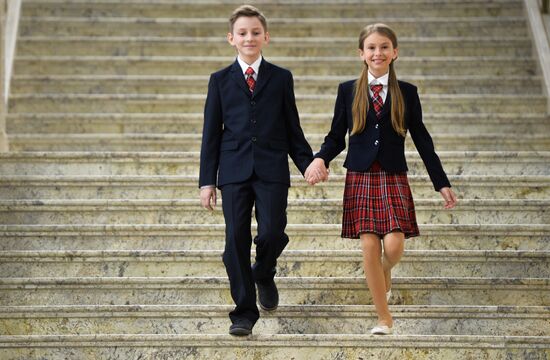 Moscow school uniform producers open their exhibition at Children's World atrium space