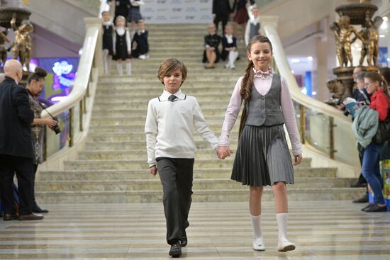Moscow school uniform producers open their exhibition at Children's World atrium space