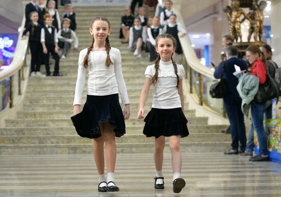 Moscow school uniform producers open their exhibition at Children's World atrium space