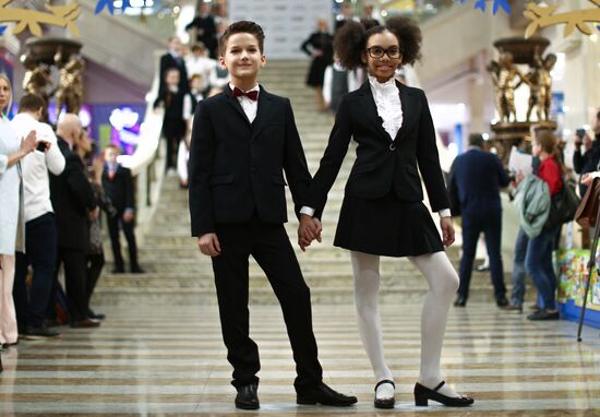 Moscow school uniform producers open their exhibition at Children's World atrium space