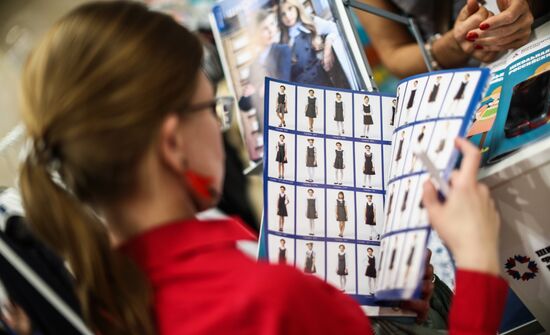 Moscow school uniform producers open their exhibition at Children's World atrium space