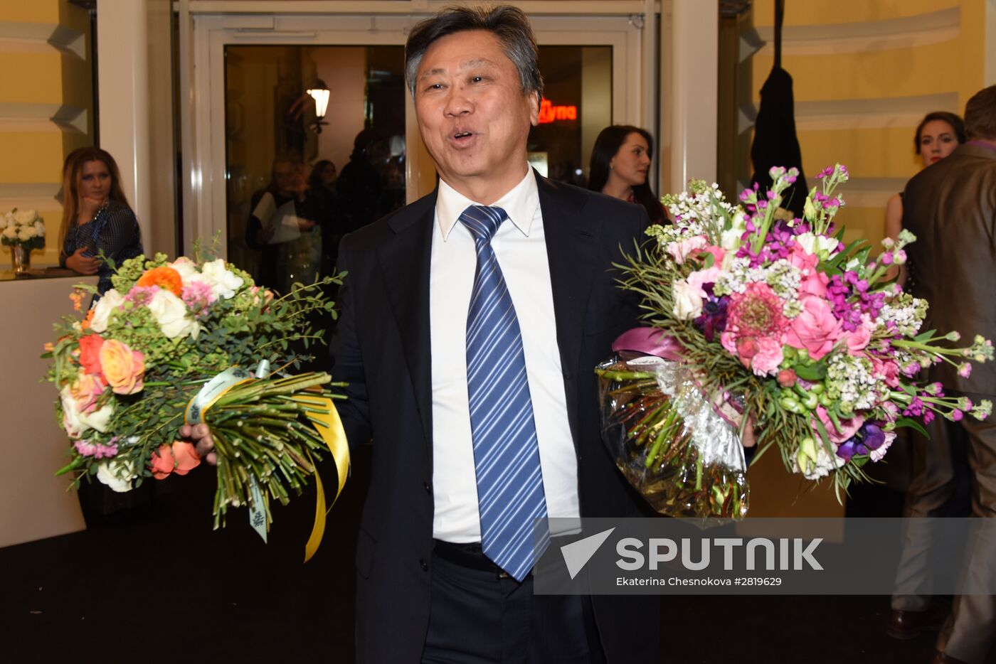 ELLE Russia brand marks 20th anniversary