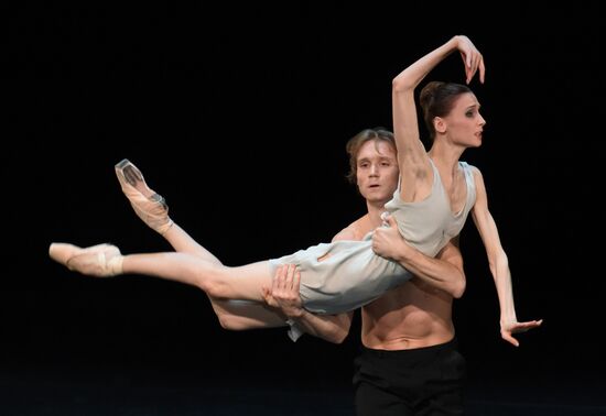 ELLE Russia brand marks 20th anniversary