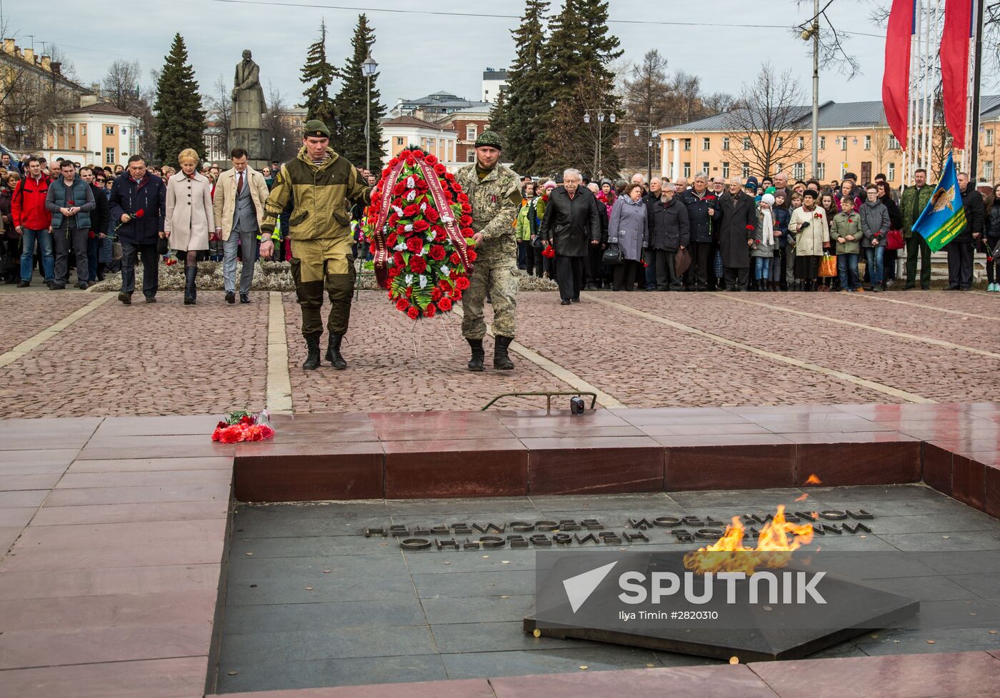 Petrozavodsk residents celebrate anniversary of town's City of Military Glory title