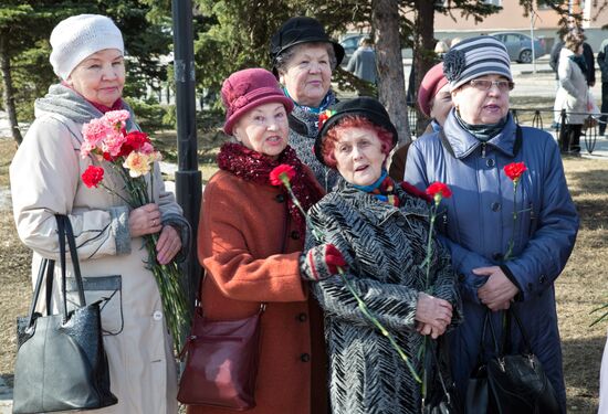 Petrozavodsk residents celebrate anniversary of town's City of Military Glory title