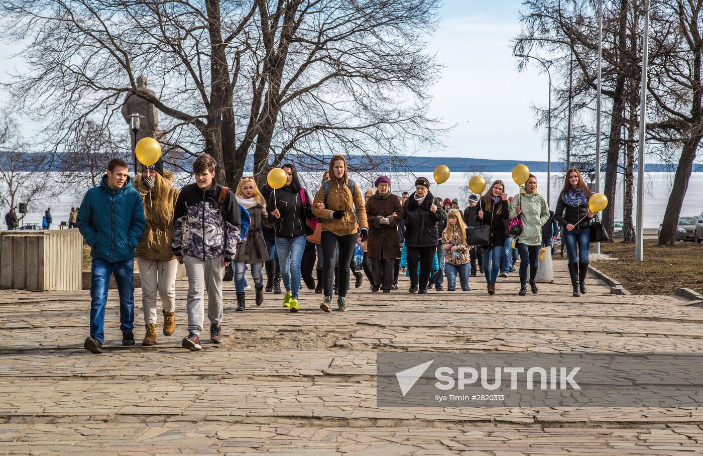 Petrozavodsk residents celebrate anniversary of town's City of Military Glory title