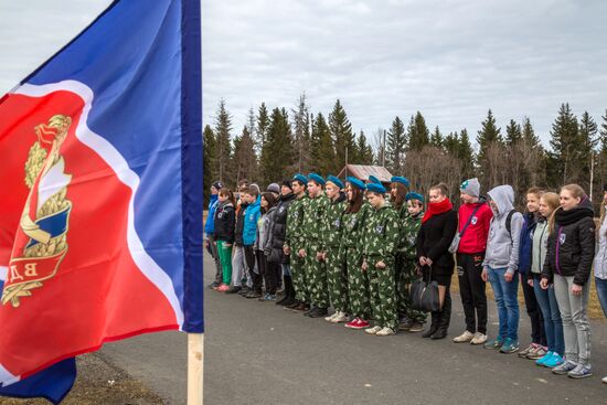 Petrozavodsk residents celebrate anniversary of town's City of Military Glory title