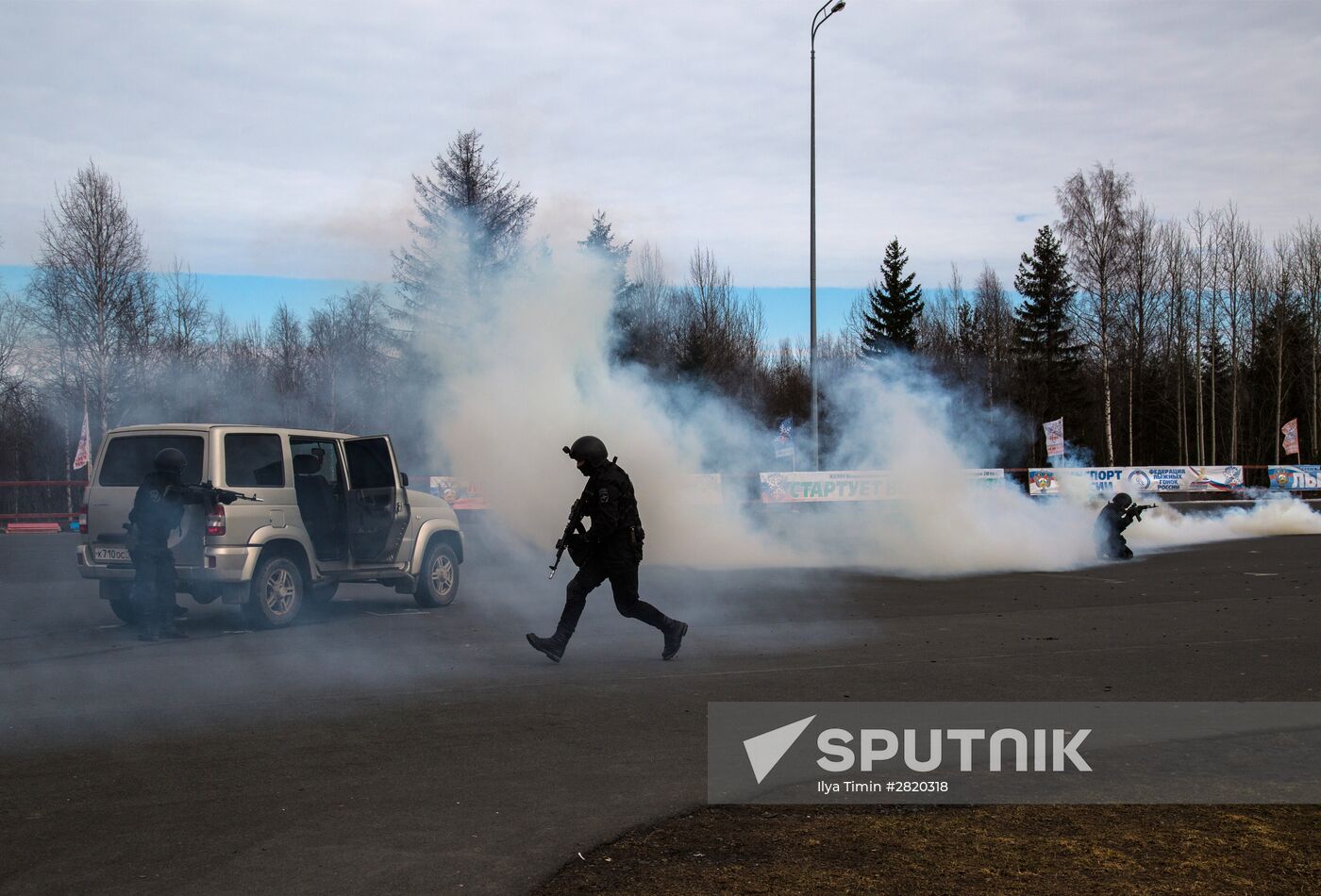 Petrozavodsk residents celebrate anniversary of town's City of Military Glory title