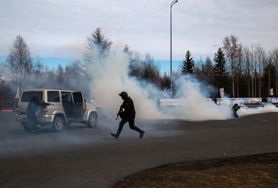 Petrozavodsk residents celebrate anniversary of town's City of Military Glory title