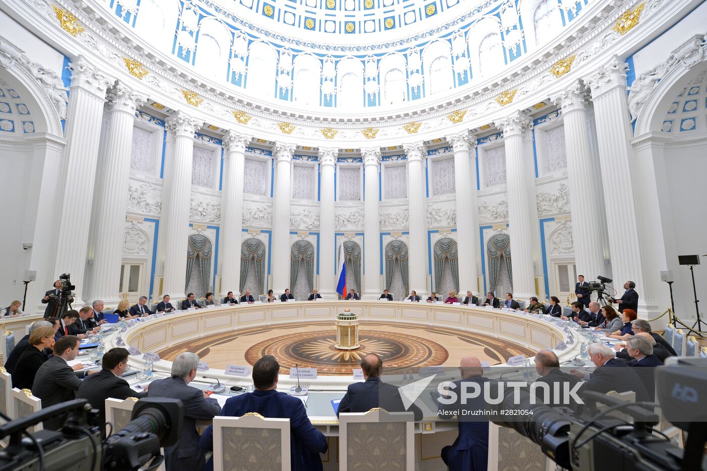 Presidential chief of staff Sergey Ivanov holds meeting of Year of Environment organizing committee